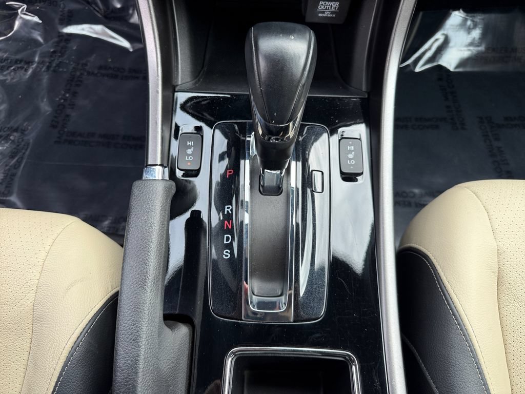 Used 2016 Honda Accord Touring image 19