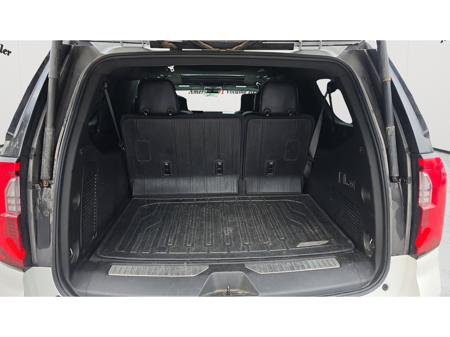 Used 2025 GMC Yukon XL Denali Ultimate w/ LPO, Floor Liner Package AWD/4WD image 26