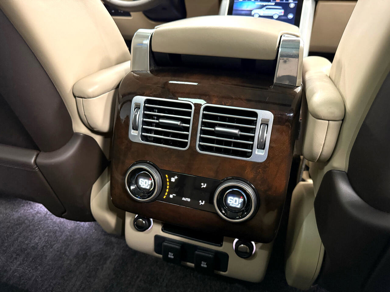 Used 2020 Land Rover Range Rover HSE image 31