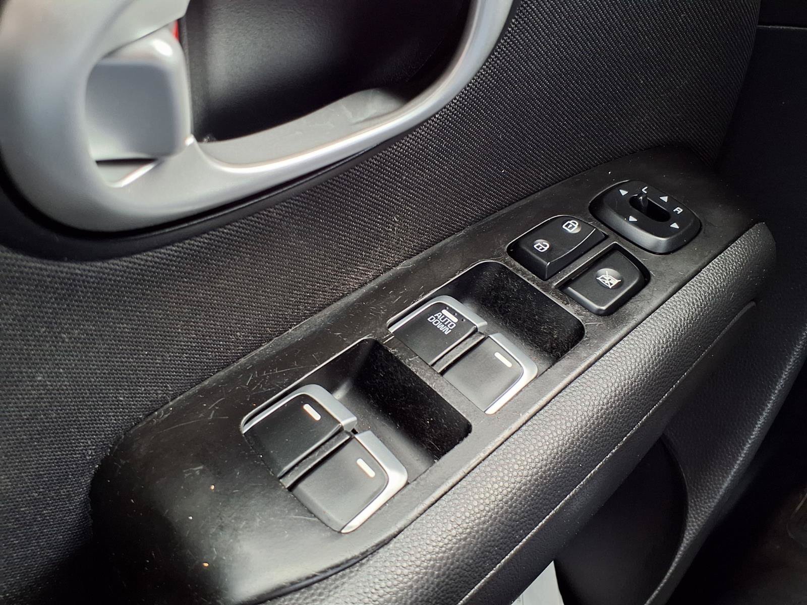 Used 2017 Kia Soul FWD image 9