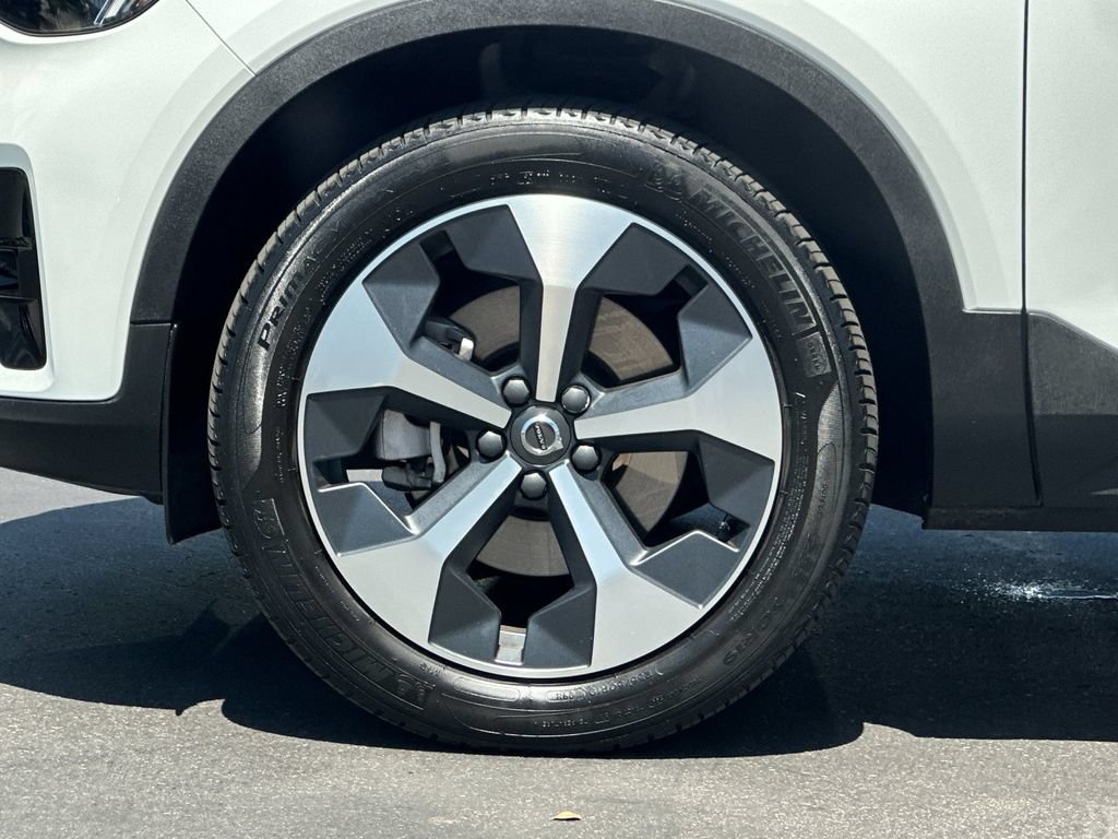 Certified 2023 Volvo XC40 B5 Plus w/ Protection Package Premier AWD/4WD image 25