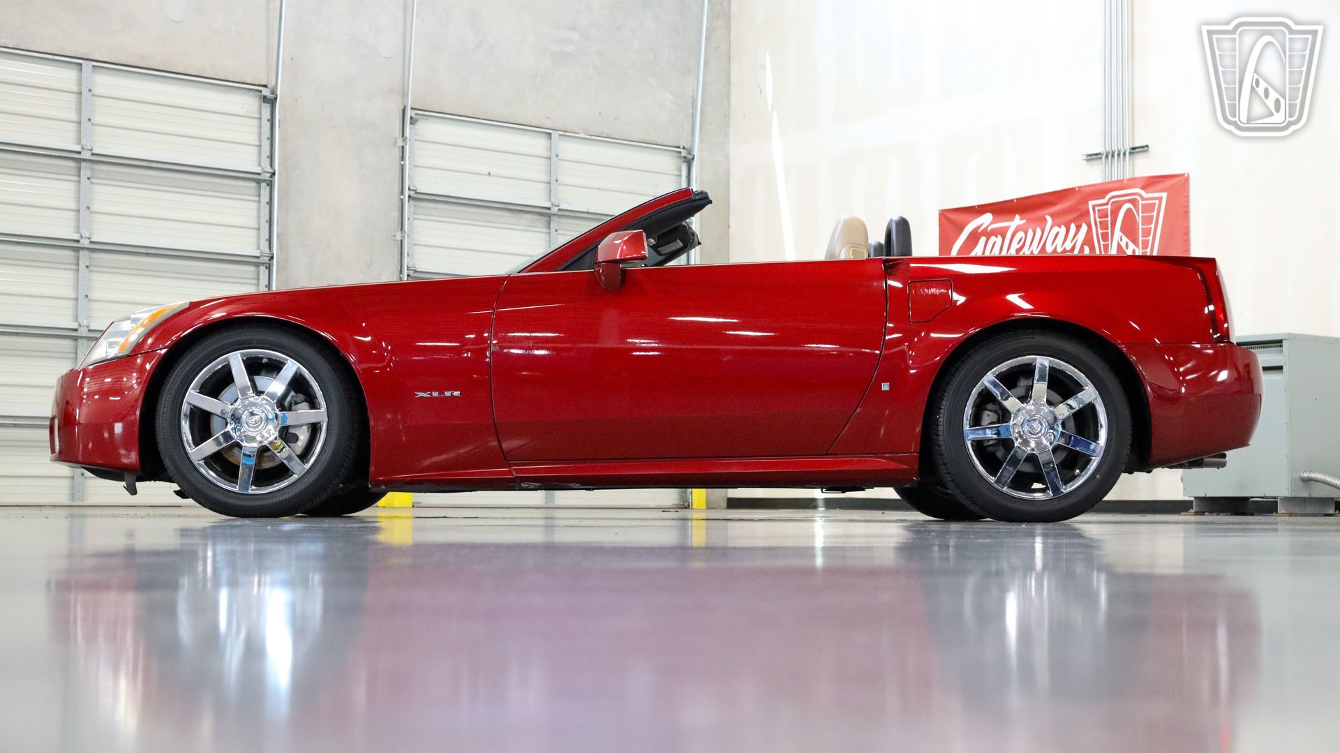 Used 2008 Cadillac XLR RWD image 4