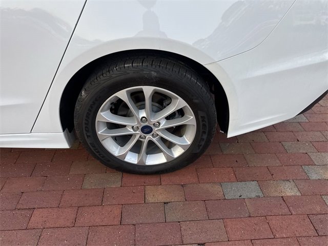 Used 2020 Ford Fusion SE image 6