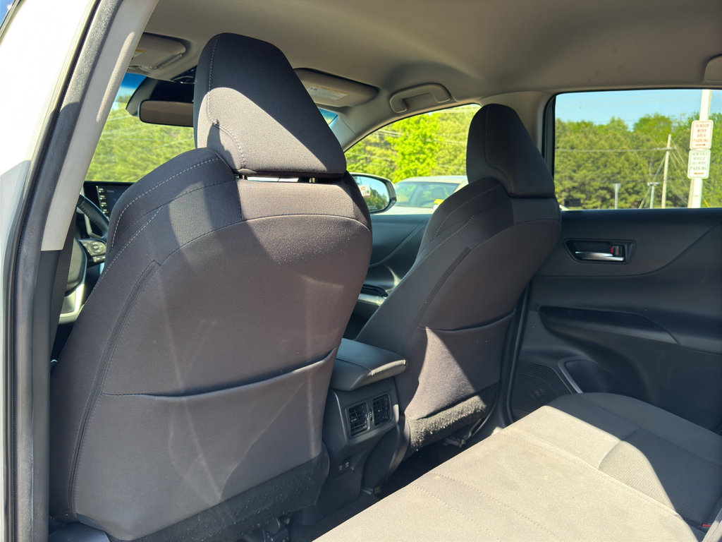 Used 2022 Toyota Venza LE image 13