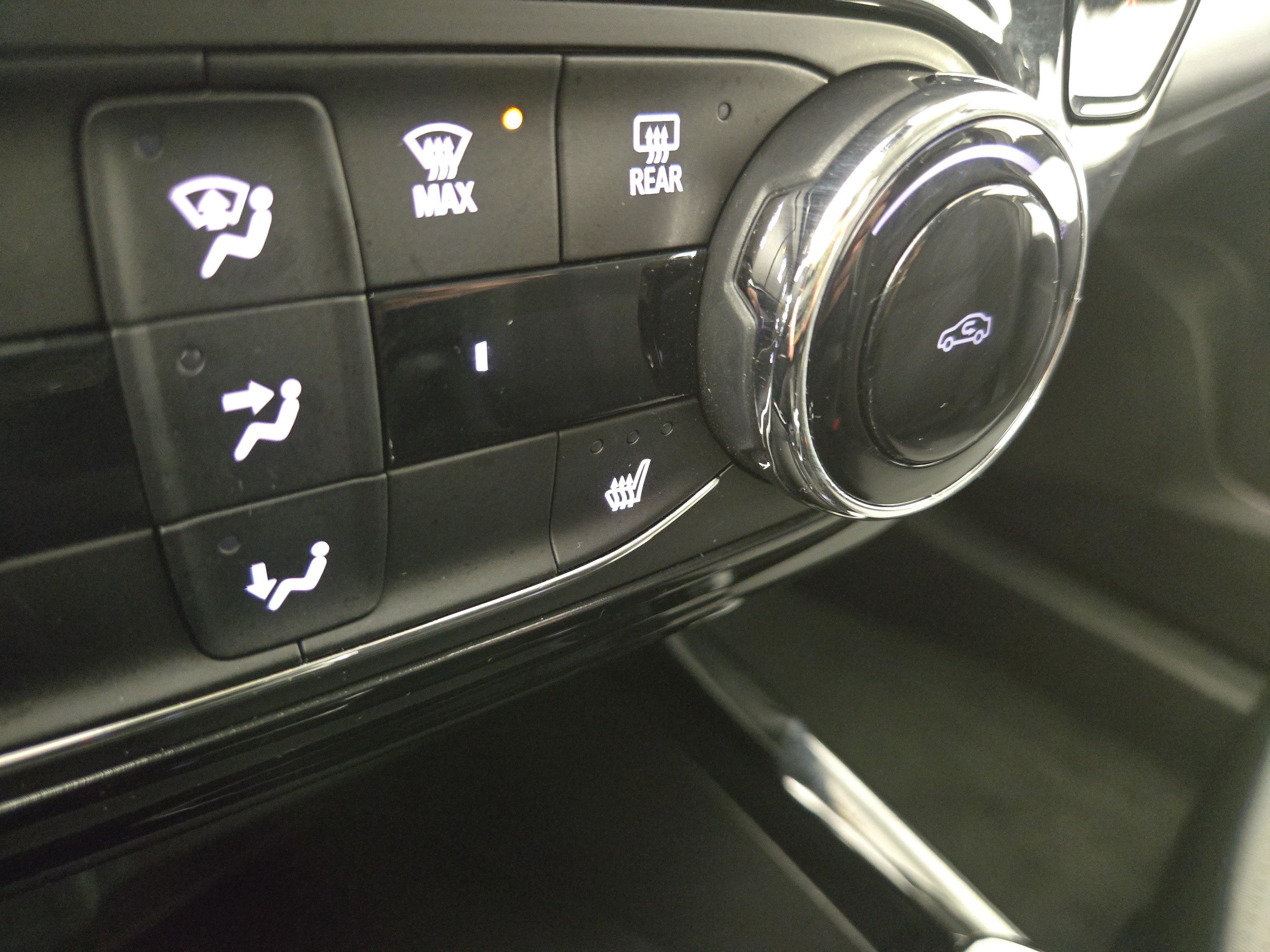 Used 2025 Chevrolet Trax LT w/ LT Convenience Package image 26