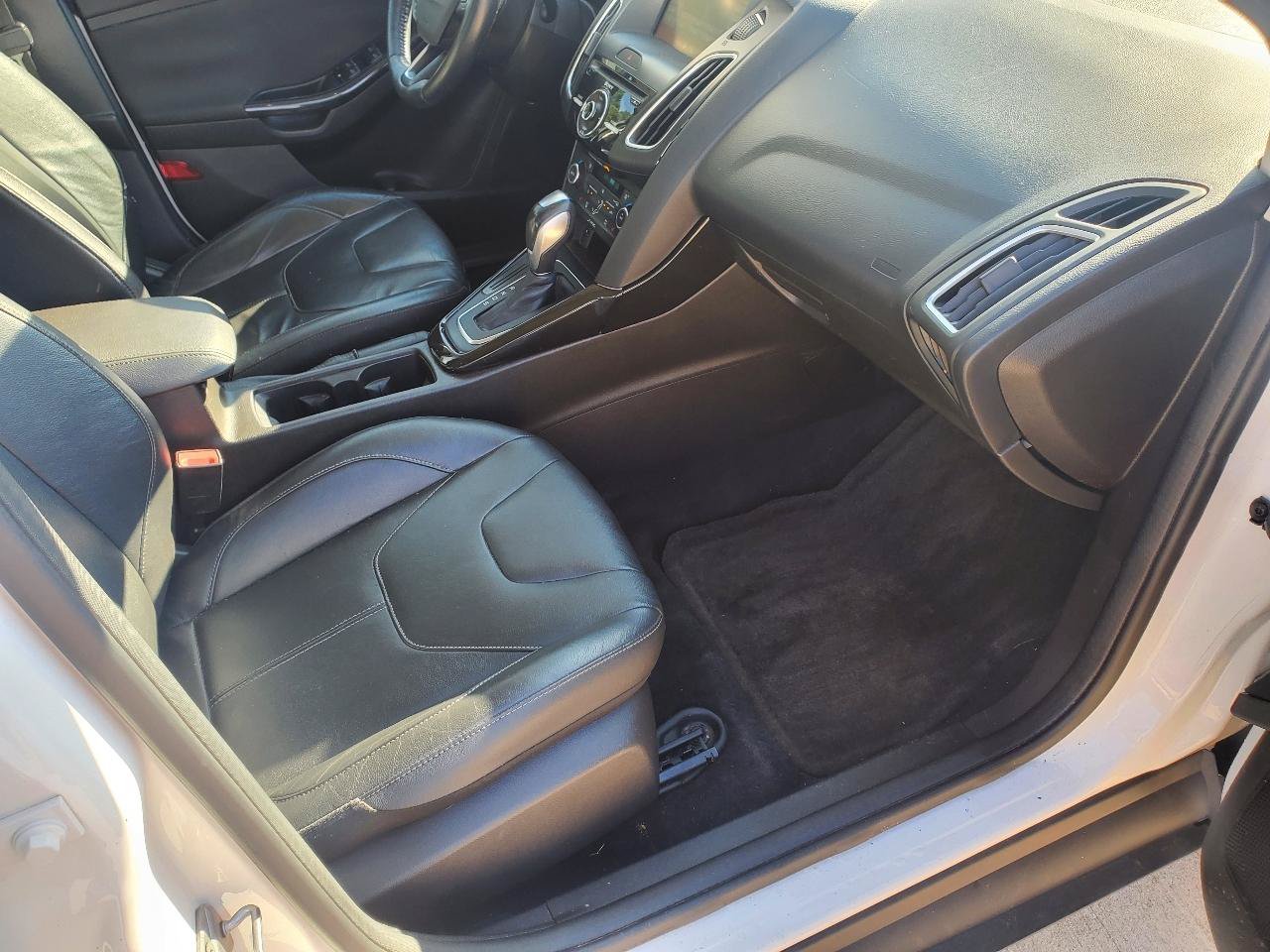 Used 2015 Ford Focus Titanium FWD image 5