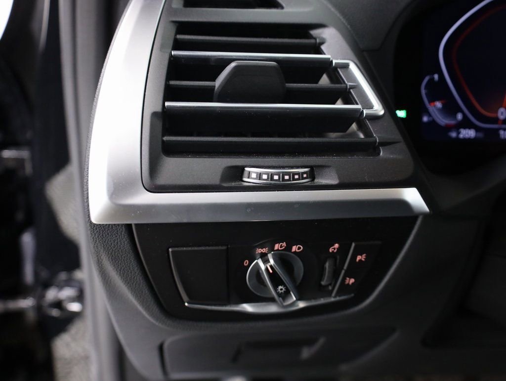 Used 2022 BMW X3 xDrive30i w/ Convenience Package w/ZPA image 10