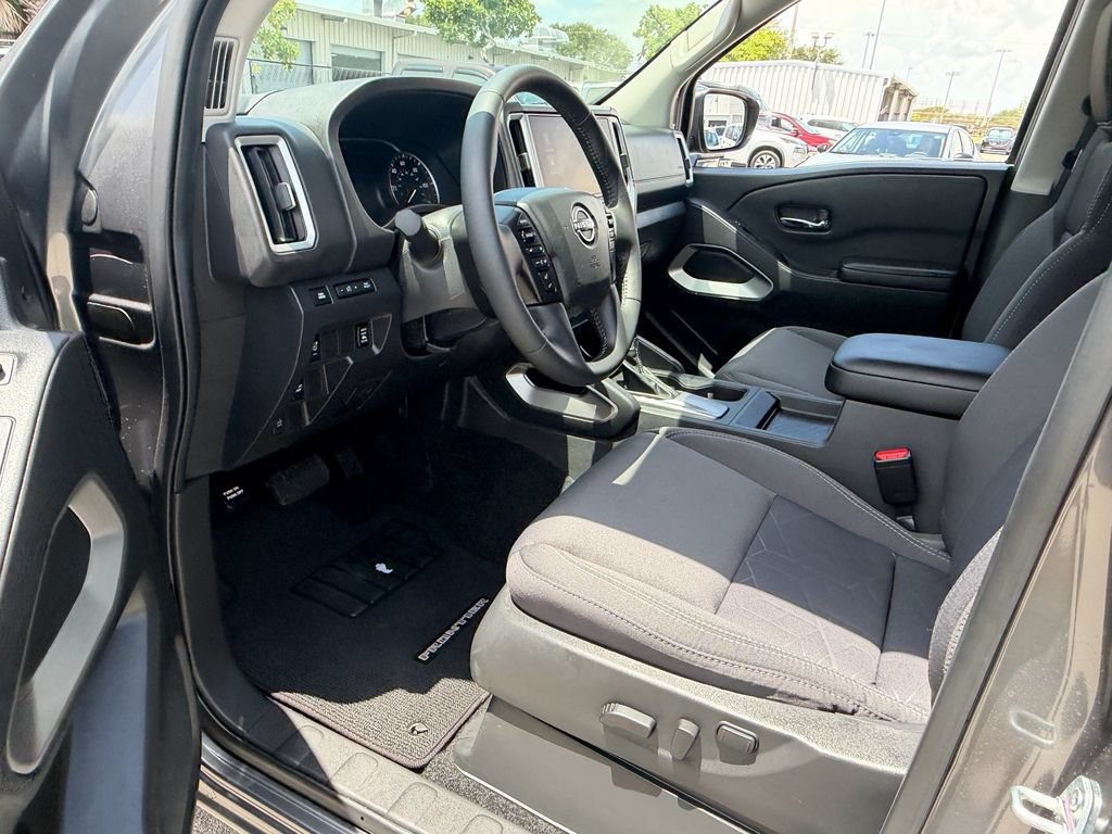 Certified 2025 Nissan Frontier SV w/ SV Convenience Package RWD image 11
