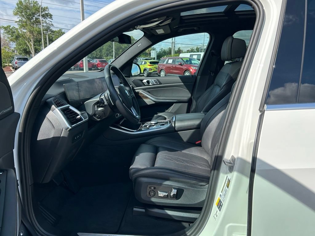 Used 2025 BMW X5 xDrive50e AWD/4WD image 15