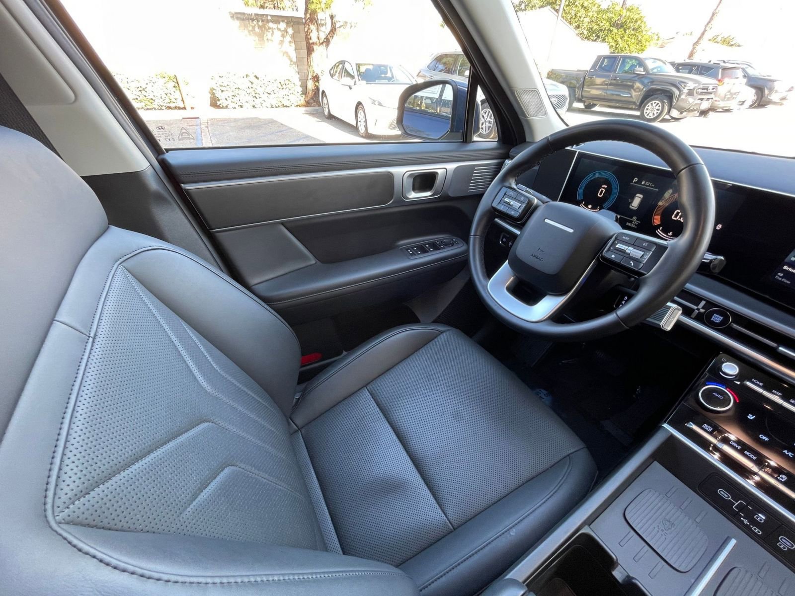 Used 2025 Hyundai Santa Fe SEL image 36