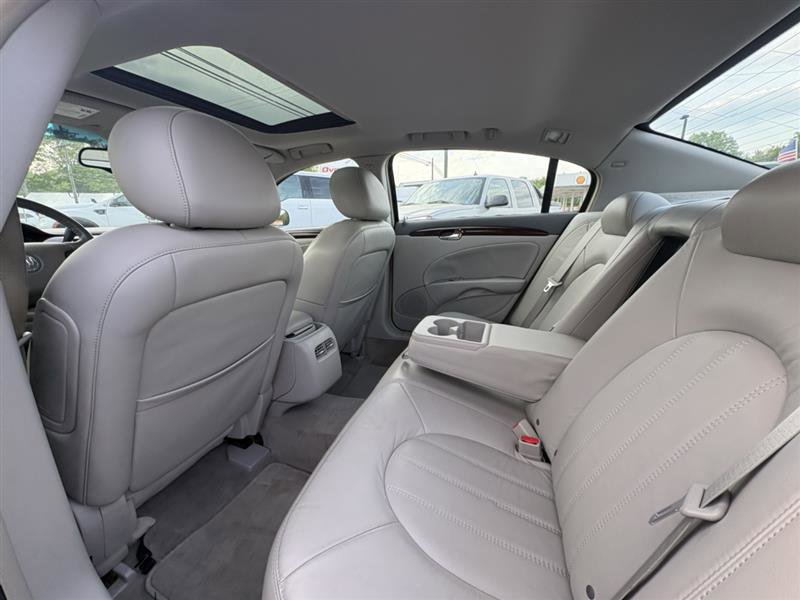 Used 2011 Buick Lucerne CXL FWD image 13