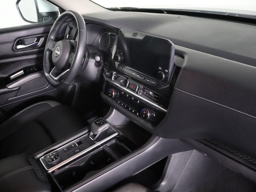 Used 2023 Nissan Pathfinder SL AWD/4WD image 28