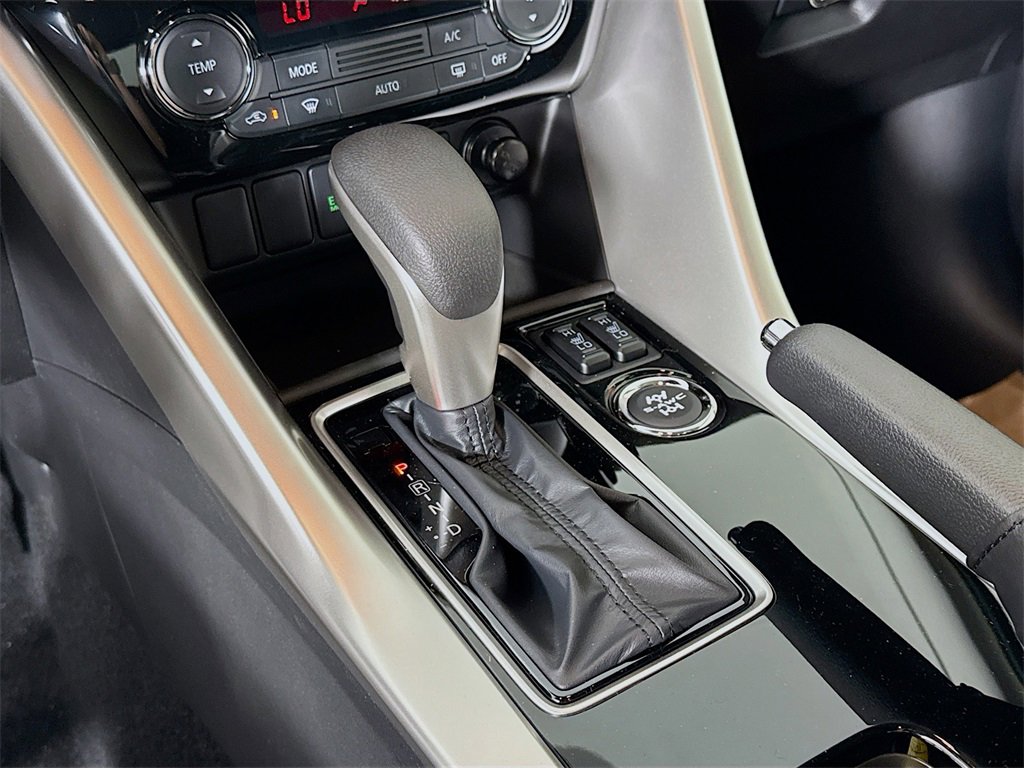New 2025 Mitsubishi Eclipse Cross LE image 16