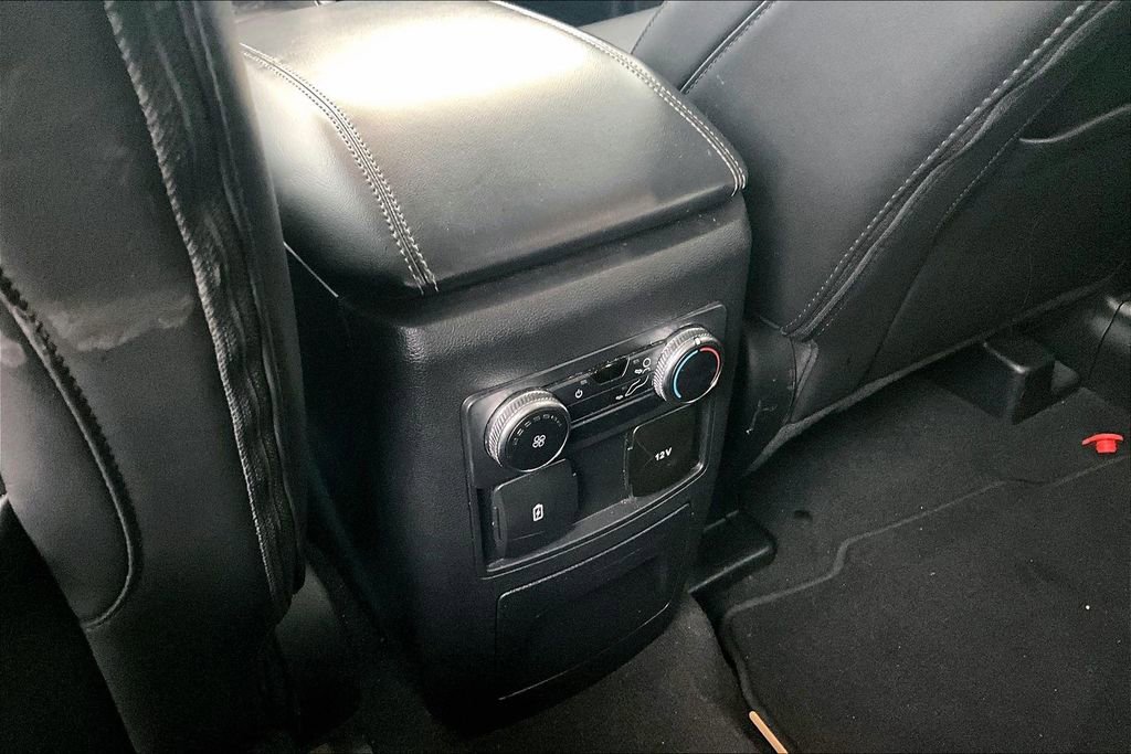 Used 2022 Ford Explorer XLT w/ Equipment Group 202A image 29