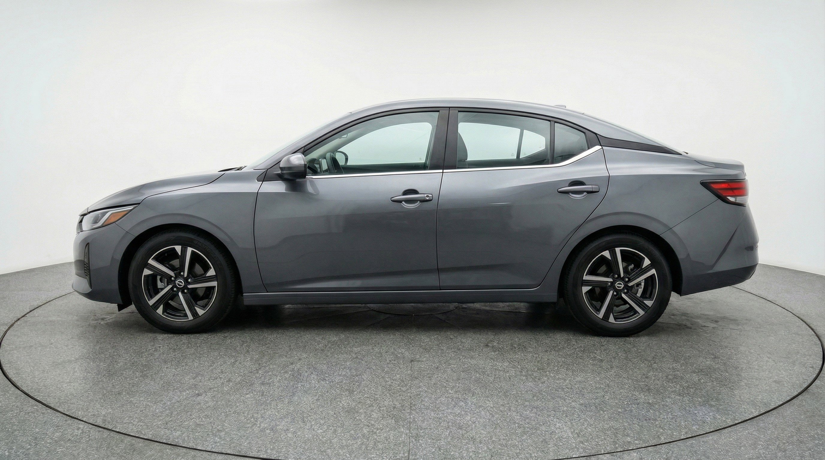 Used 2025 Nissan Sentra SV image 5