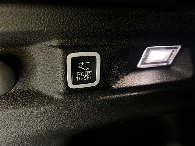 Used 2024 Jeep Grand Cherokee L Limited image 19