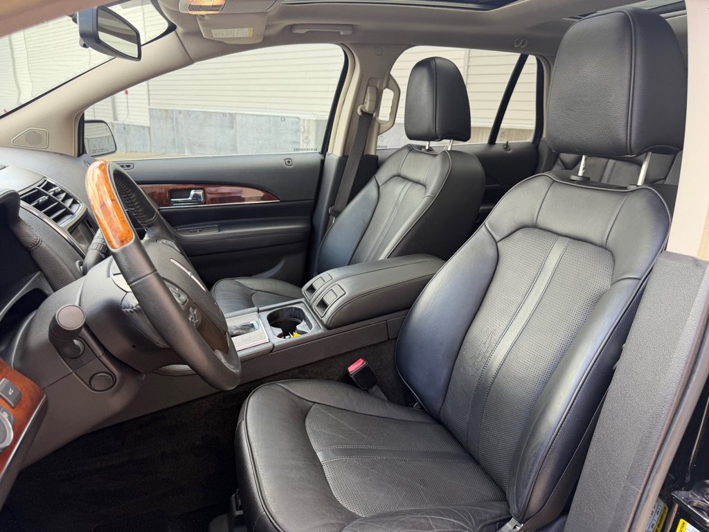 Used 2012 Lincoln MKX FWD image 12