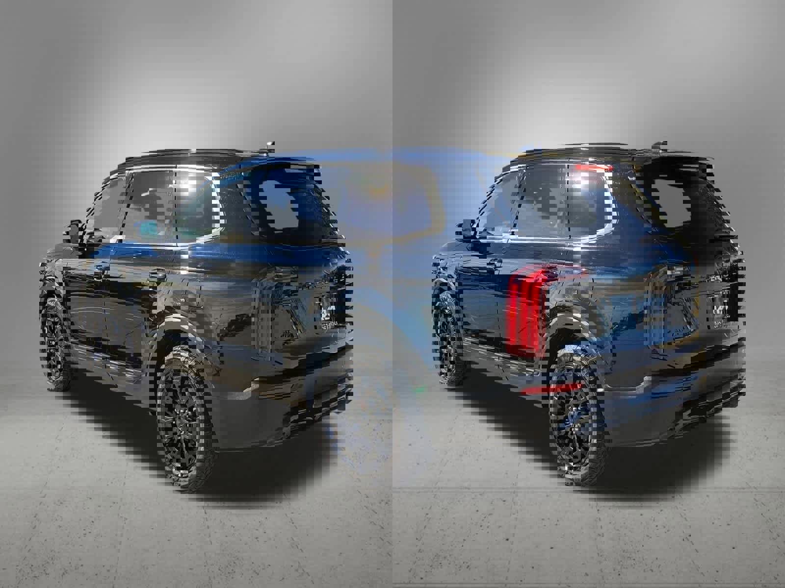 Used 2021 Kia Telluride SX w/ Nightfall Edition Package image 4