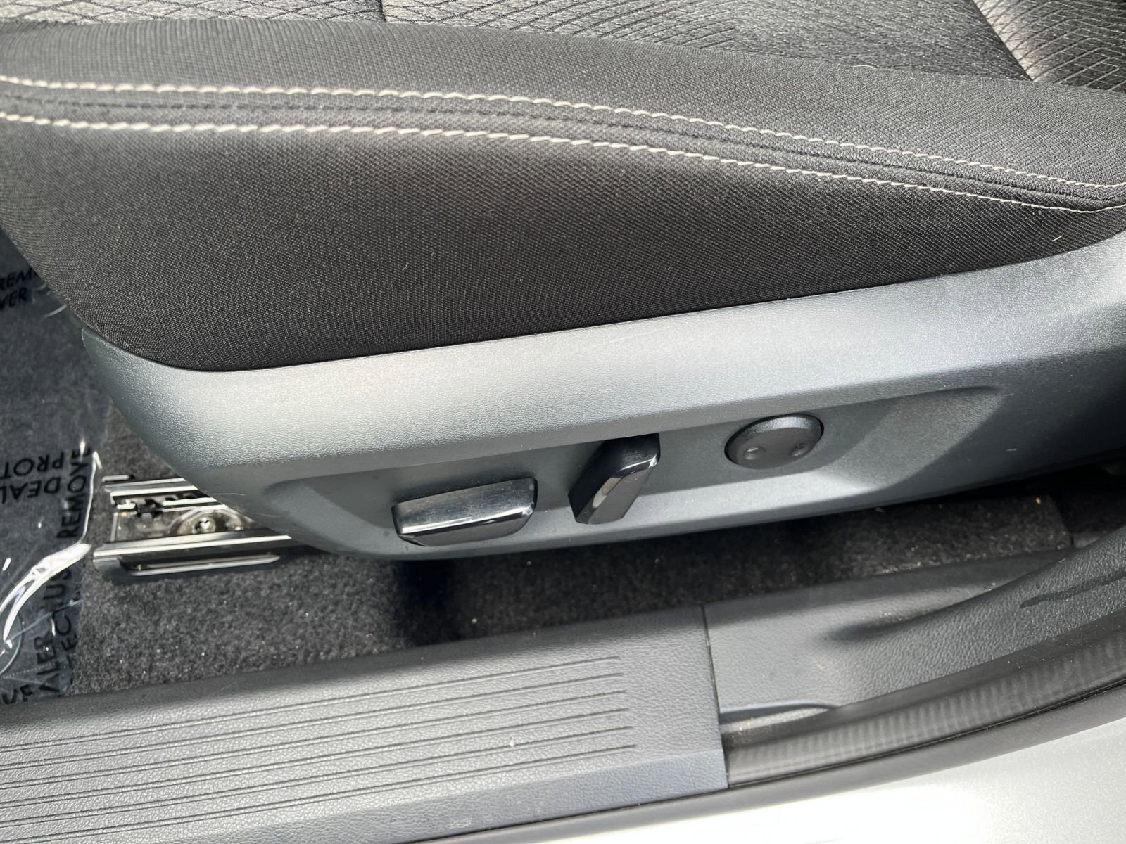 Used 2025 Nissan Rogue SV AWD/4WD image 22