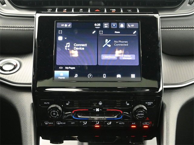 New 2025 Jeep Grand Cherokee Altitude image 16