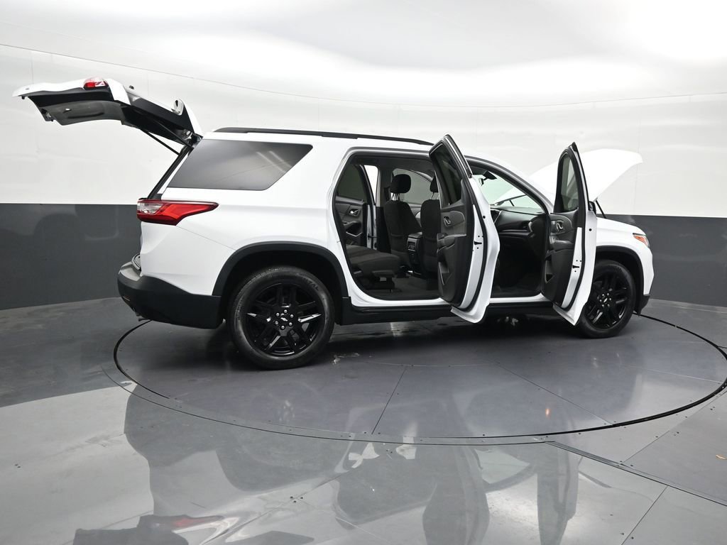 Used 2020 Chevrolet Traverse LT FWD image 36