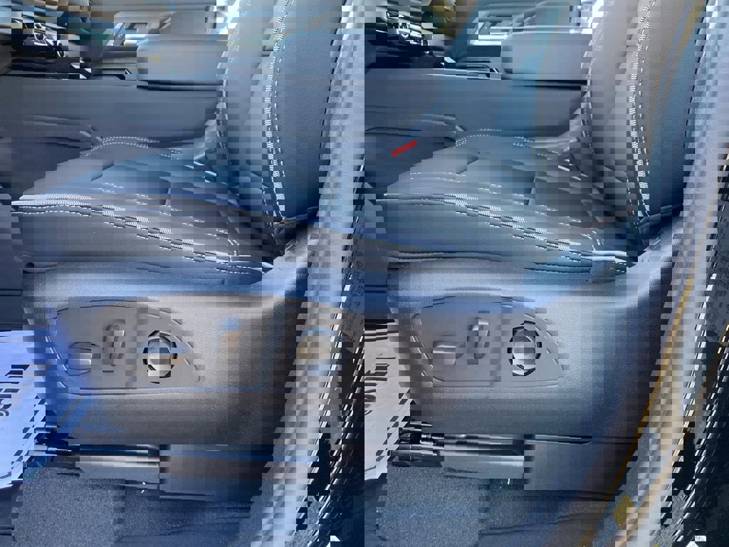 New 2026 Chevrolet Silverado EV LT image 10