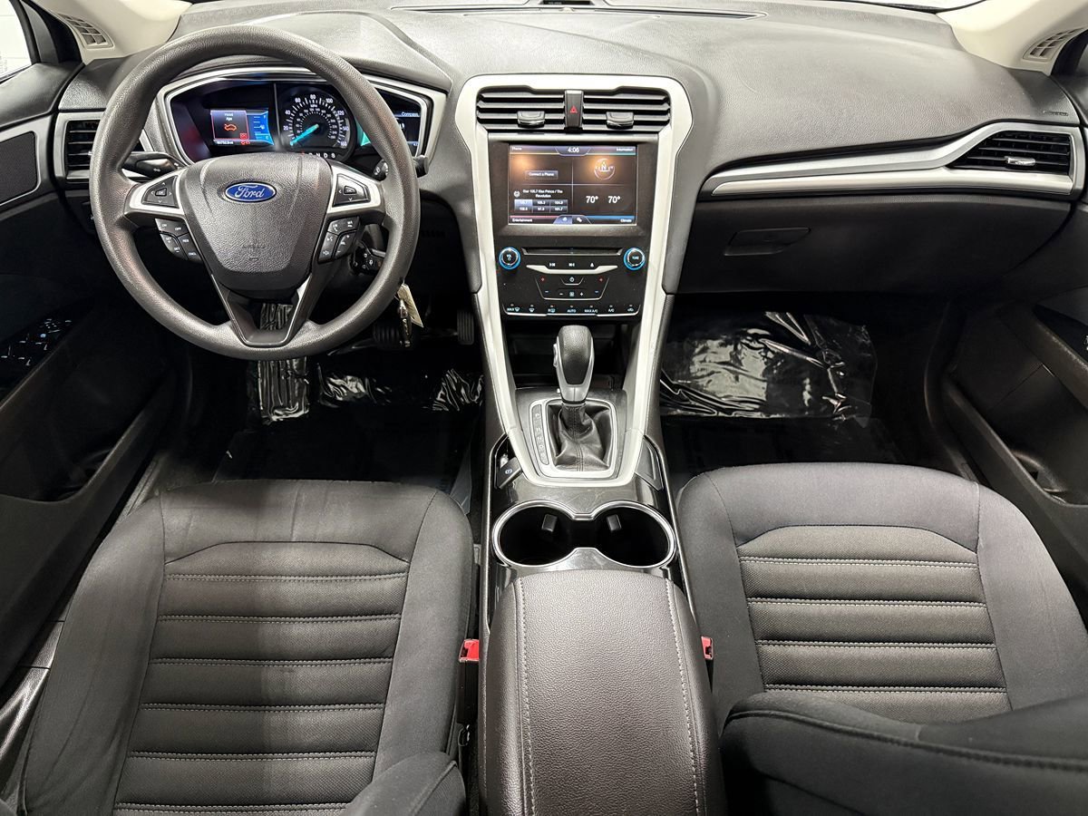 Used 2014 Ford Fusion SE FWD image 11