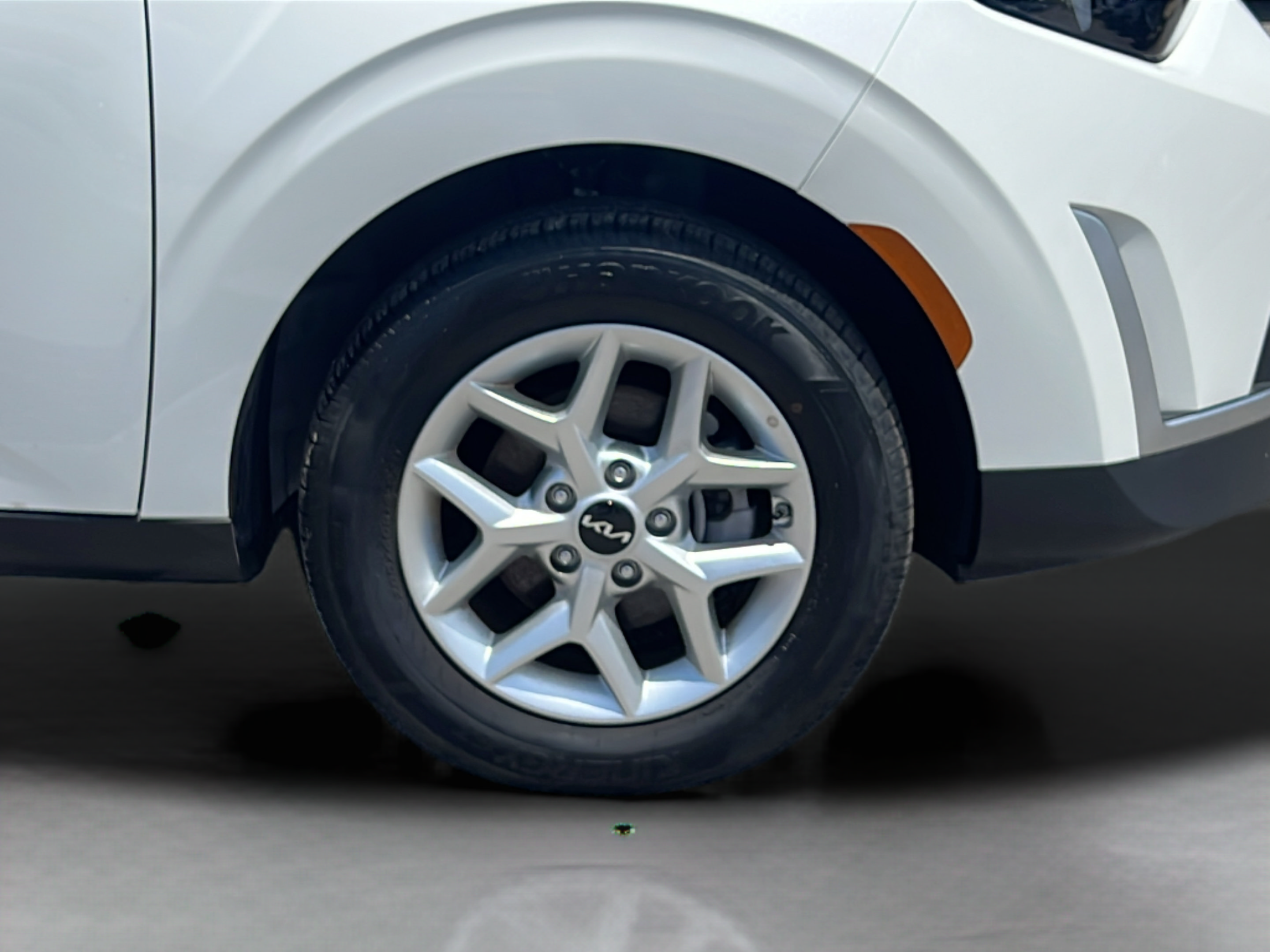 Certified 2025 Kia Soul LX w/ LX Technology Package FWD image 10