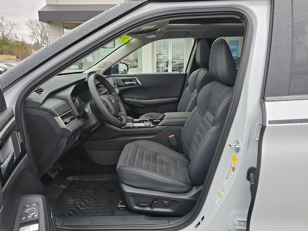New 2026 Mitsubishi Outlander Trail Edition image 17