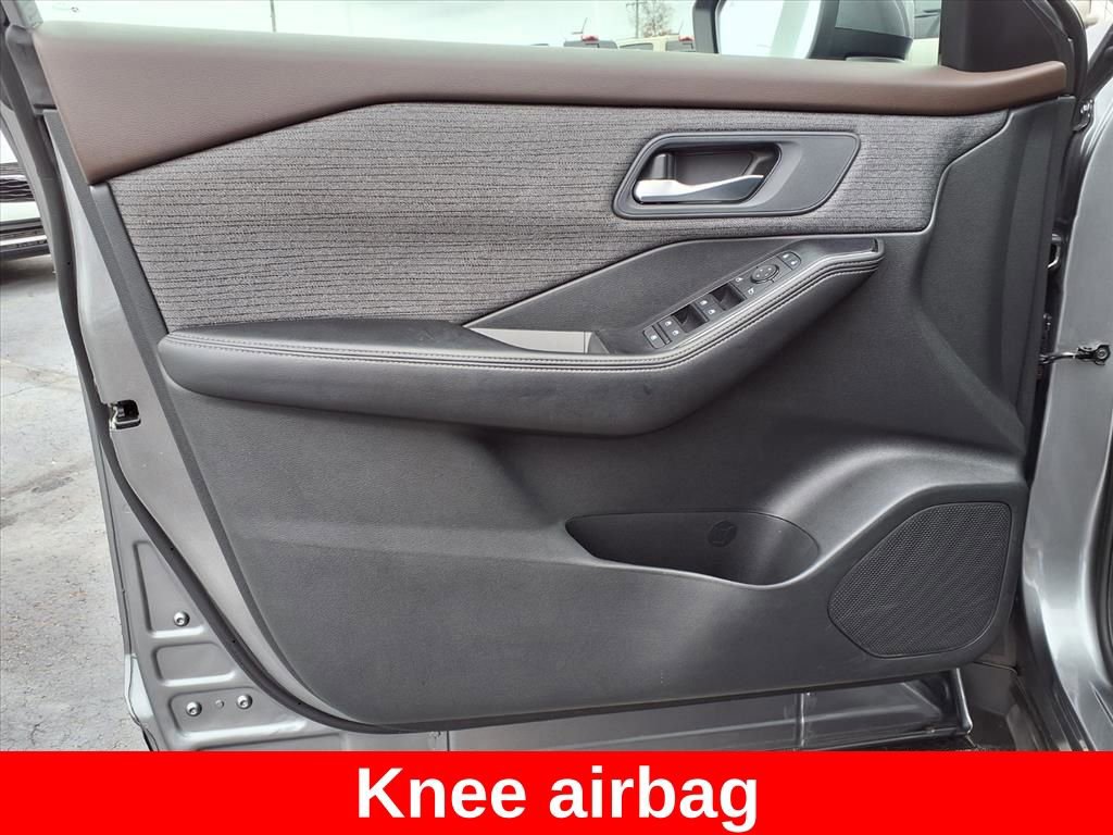 Used 2021 Nissan Rogue SV image 19