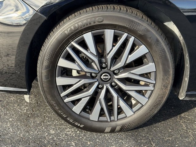 Used 2025 Nissan Altima 2.5 SV image 4