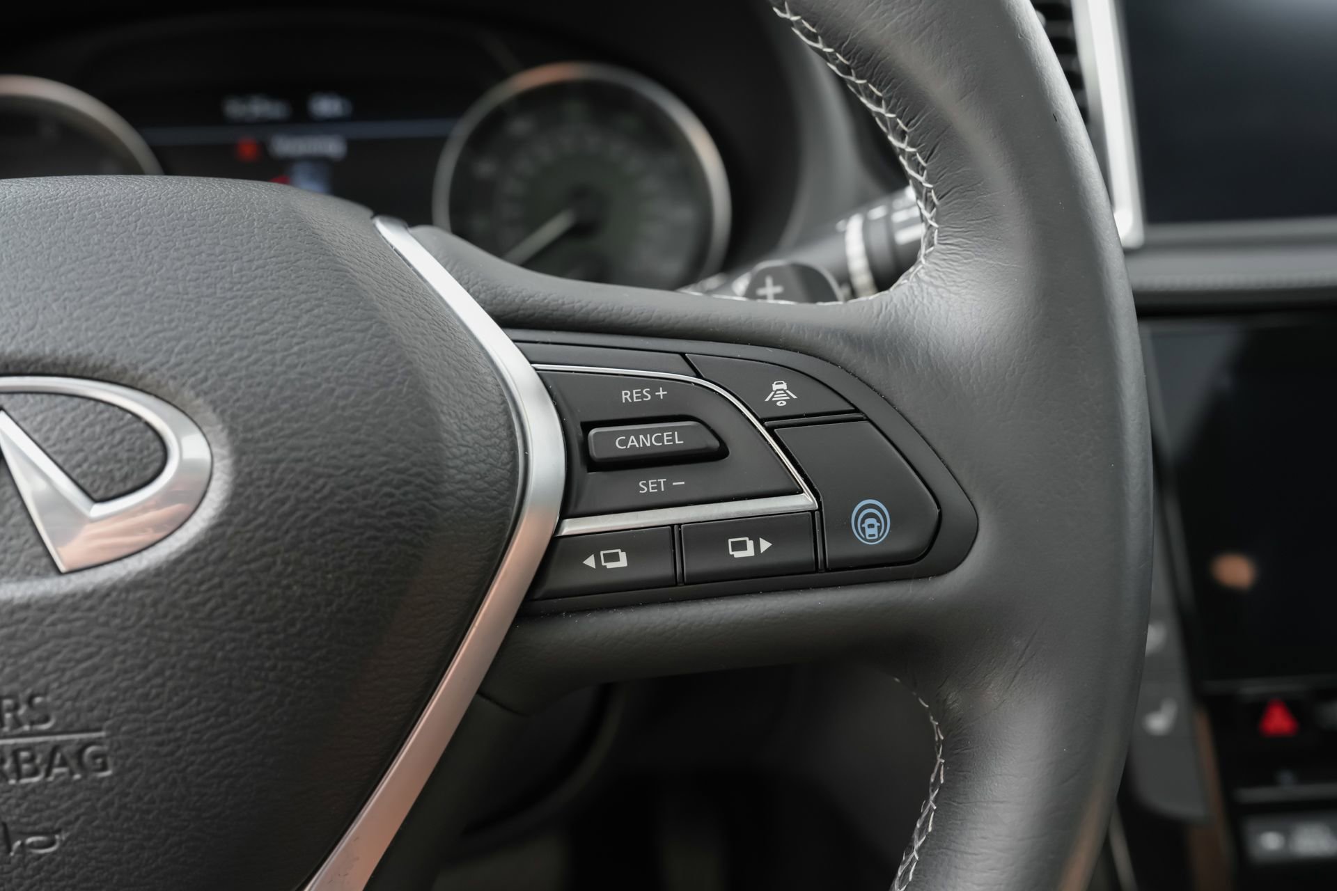 Certified 2023 INFINITI QX50 Luxe FWD image 17