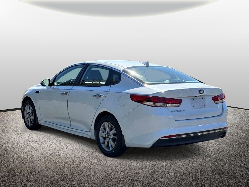 Used 2017 Kia Optima LX FWD image 3