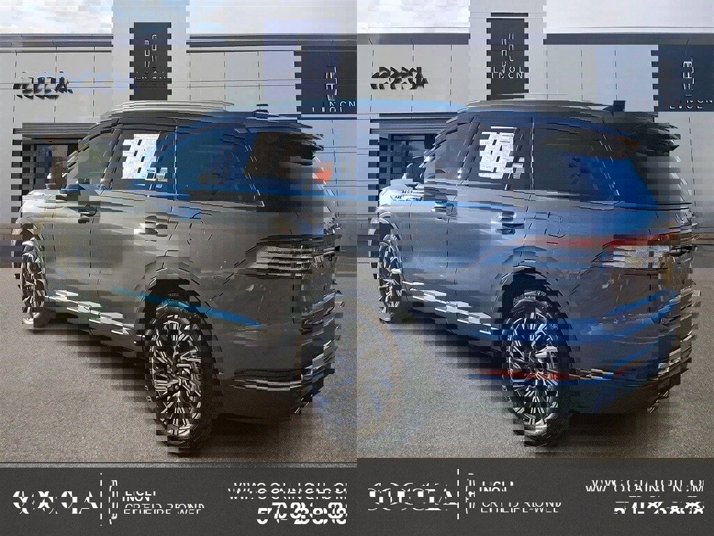 Certified 2025 Lincoln Aviator AWD image 6