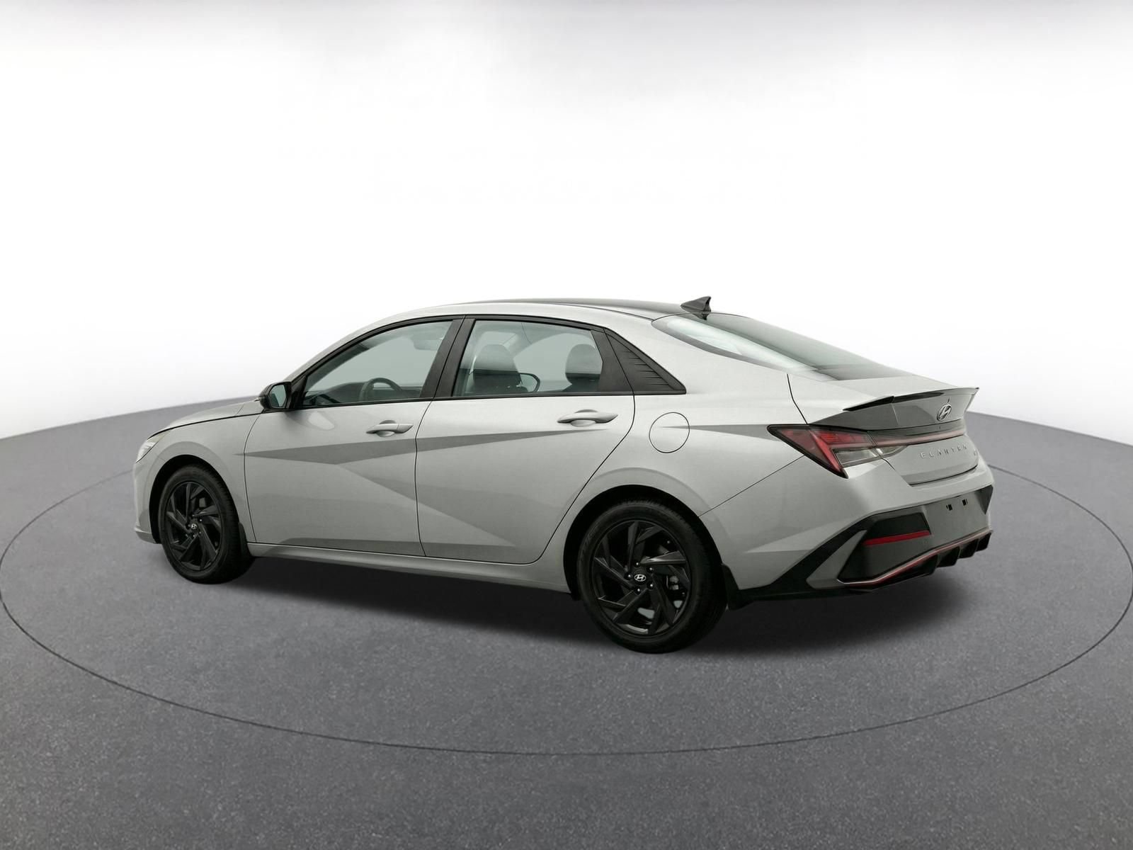 Used 2026 Hyundai Elantra Sport FWD image 7