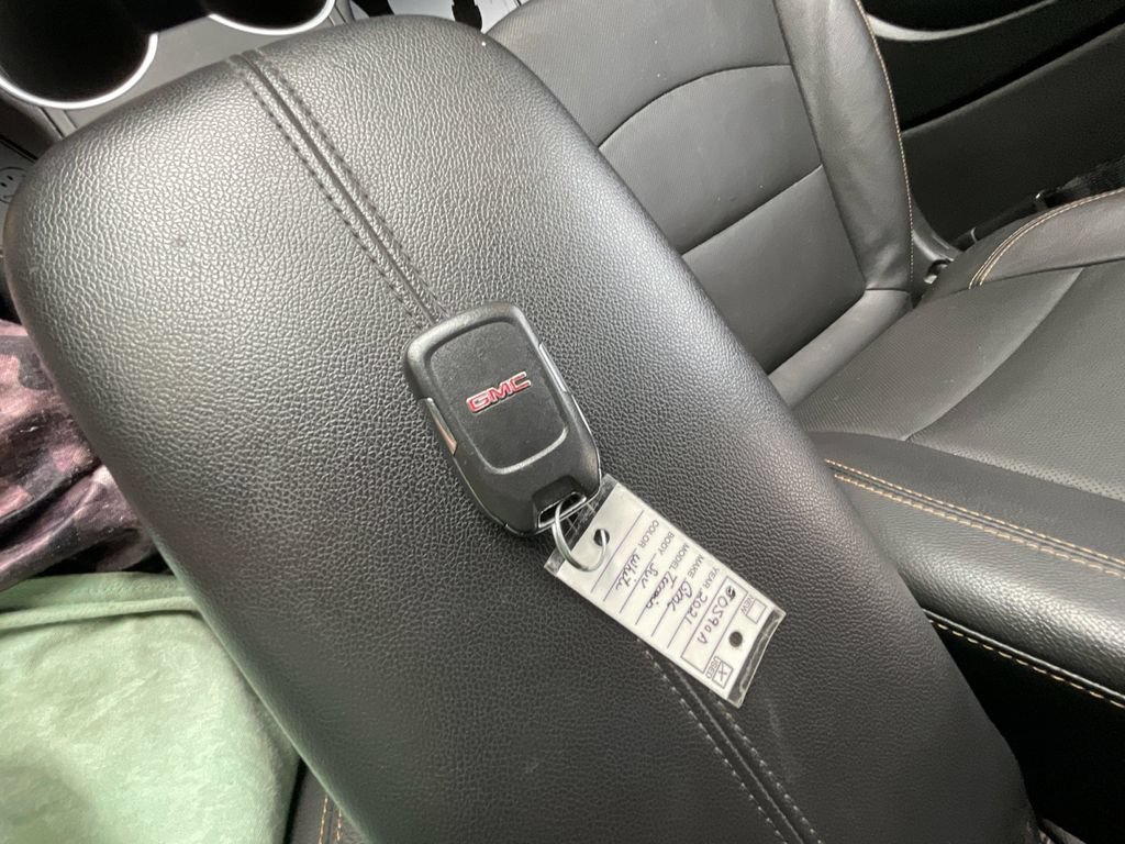 Used 2021 GMC Terrain SLT AWD/4WD image 32