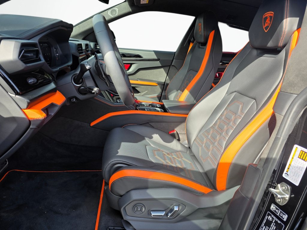 Used 2025 Lamborghini Urus SE AWD/4WD image 13