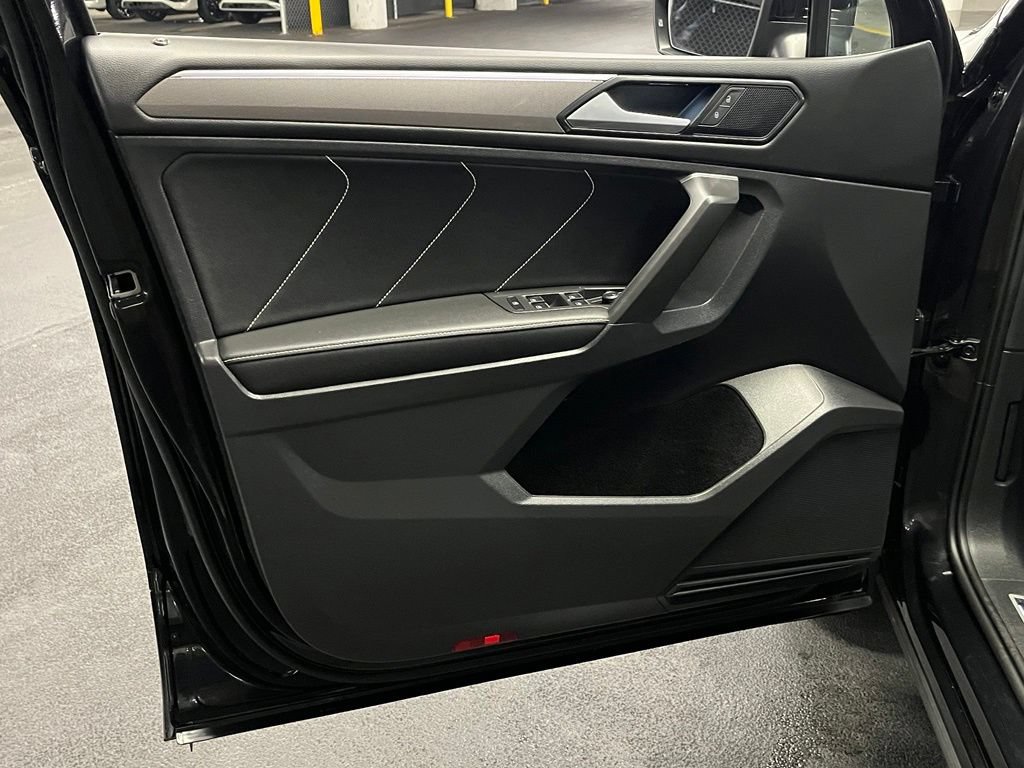 Certified 2023 Volkswagen Tiguan SE R-Line AWD/4WD image 19
