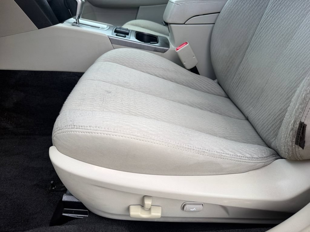 Used 2011 Subaru Outback 2.5i Premium AWD/4WD image 11