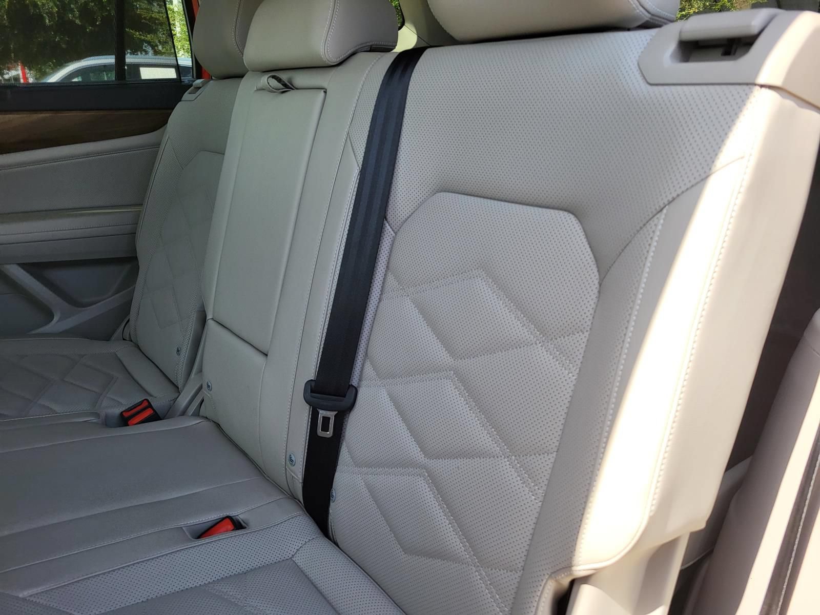Used 2024 Volkswagen Atlas SE FWD image 16