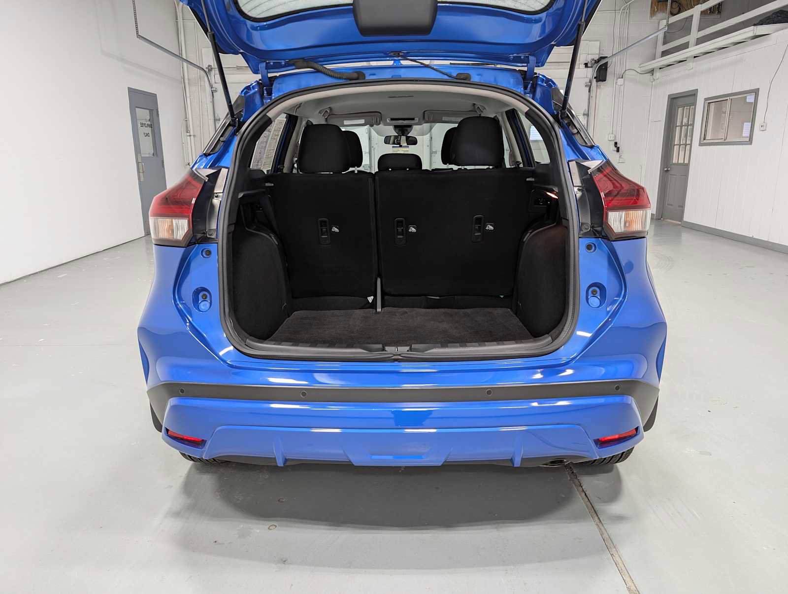 Used 2023 Nissan Kicks S image 36