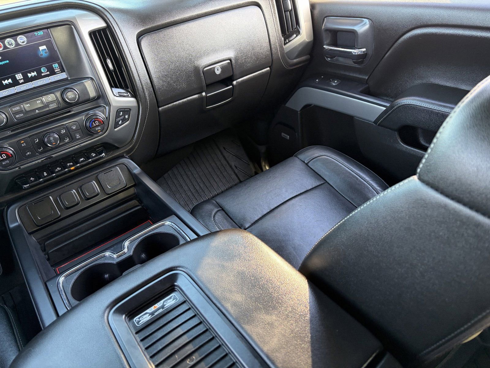 Used 2018 Chevrolet Silverado 1500 LTZ Z71 w/ Redline Edition AWD/4WD image 17
