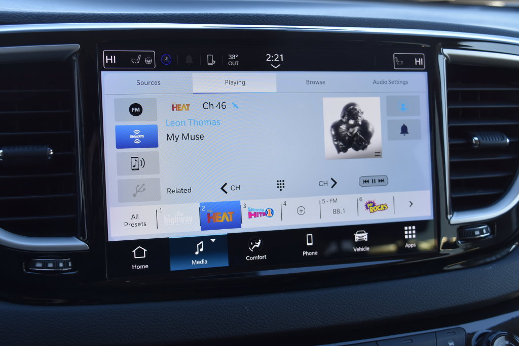 Used 2024 Chrysler Pacifica Touring-L FWD image 13