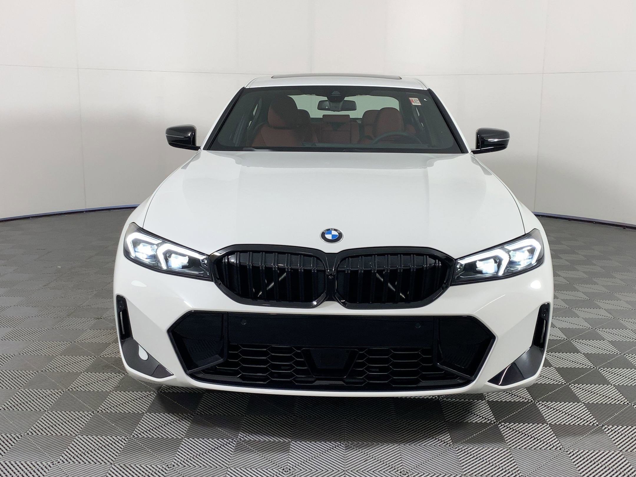 Used 2026 BMW 330i Sedan w/ M Sport Package RWD image 5
