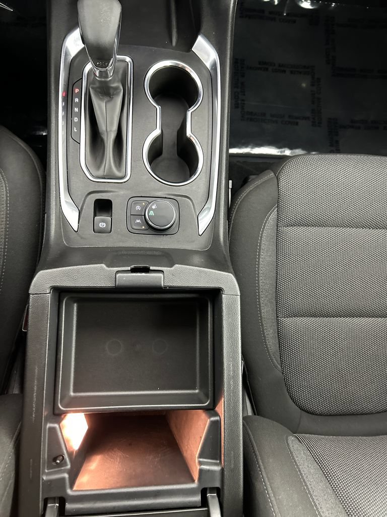 Used 2022 Chevrolet Traverse LT FWD image 15