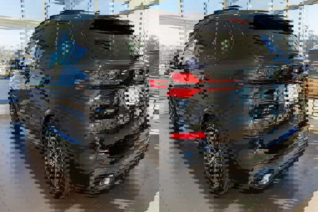 New 2026 BMW X5 xDrive50e w/ M Sport Package image 4