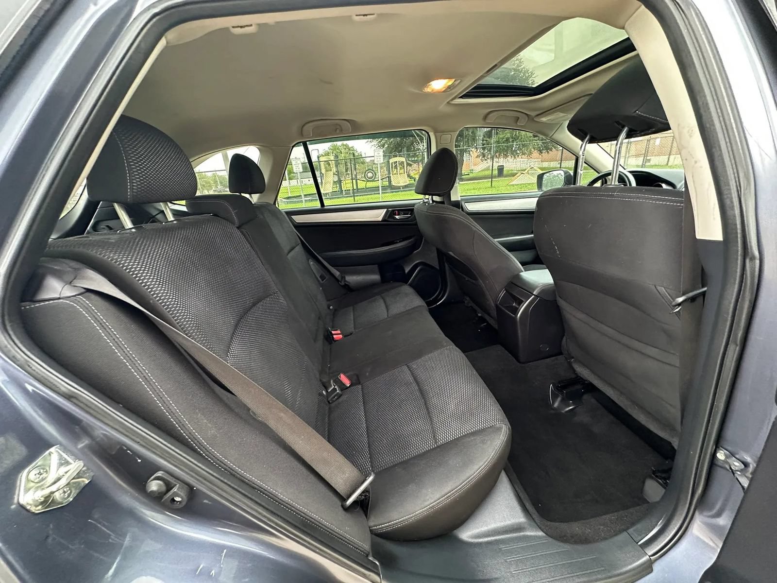 Used 2017 Subaru Outback 2.5i Premium AWD/4WD image 21