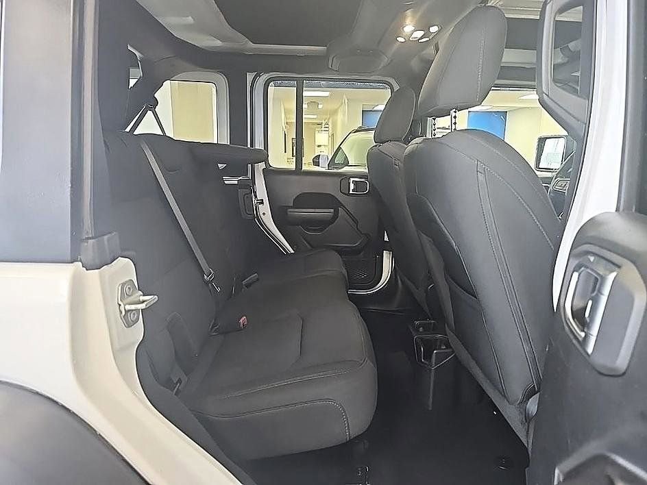 Used 2022 Jeep Wrangler Unlimited Sport image 32