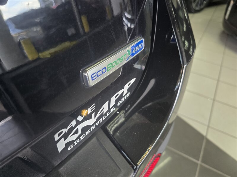 Used 2020 Ford Explorer XLT w/ Equipment Group 202A AWD/4WD image 35
