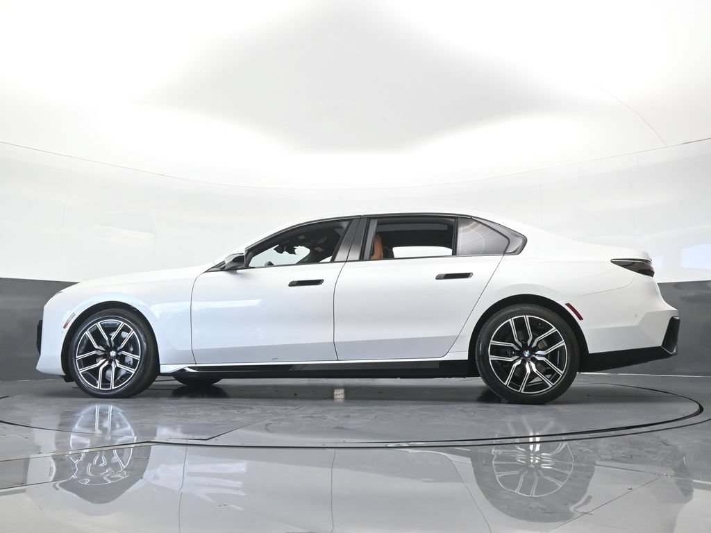 Used 2025 BMW 740i xDrive AWD/4WD image 70